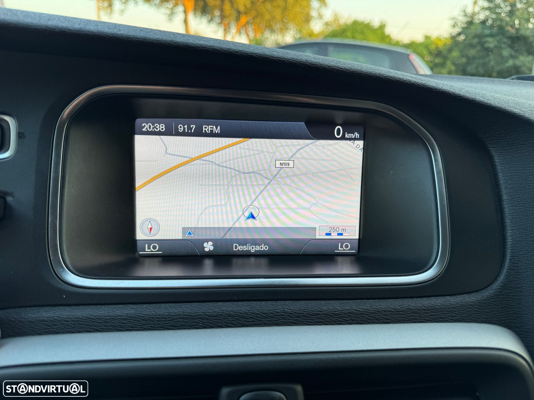 Volvo V40 Cross Country 1.6 D2 Momentum - 10