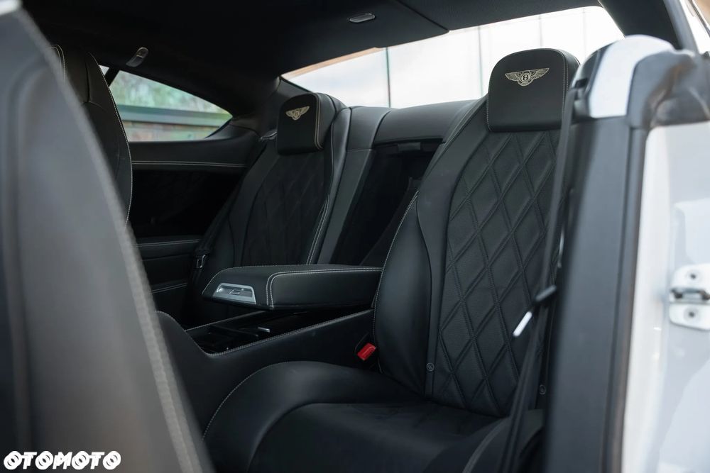 Bentley Continental GT Speed - 35