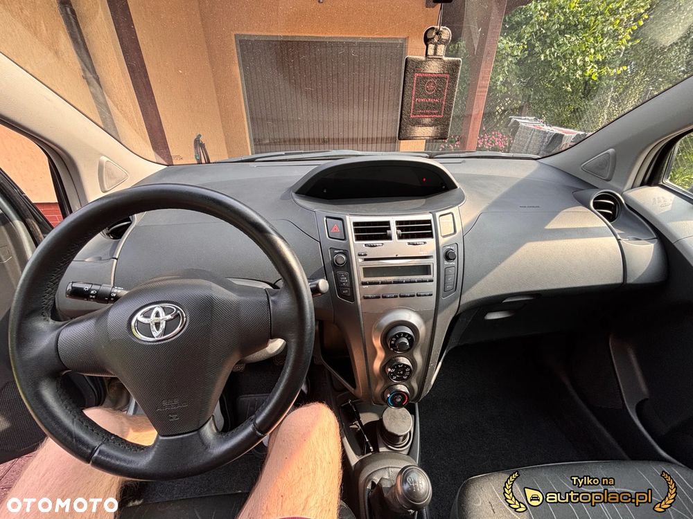 Toyota Yaris 1.33 Prestige - 9