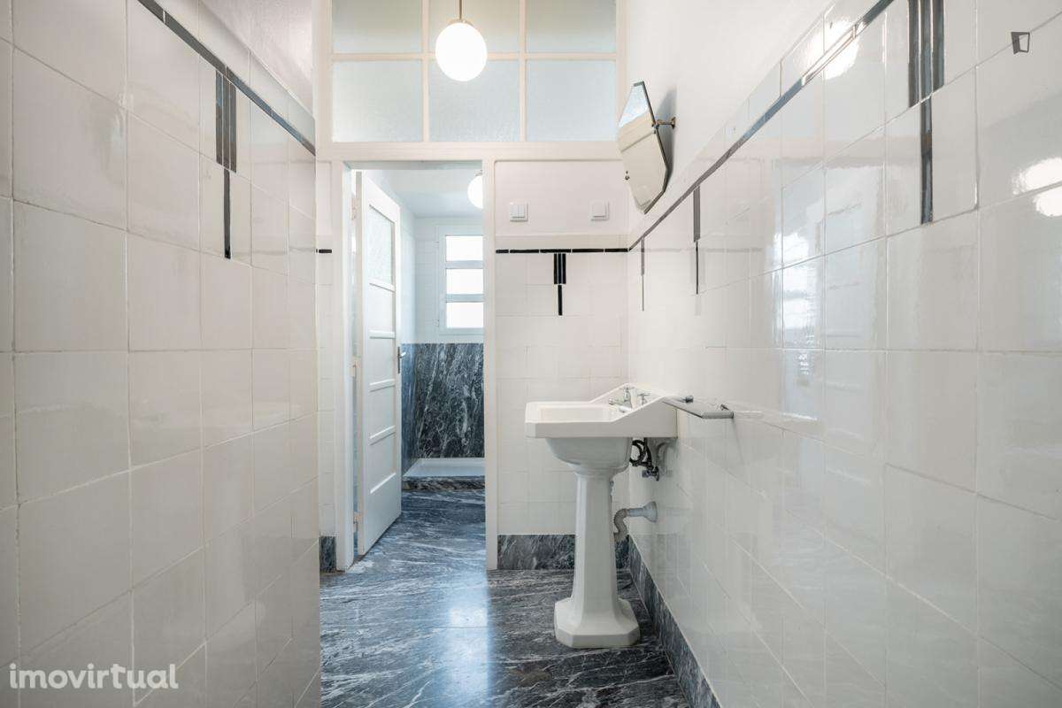 Quarto - localizado em Marquês de Pombal Lisbon - Grande imagem: 2/30