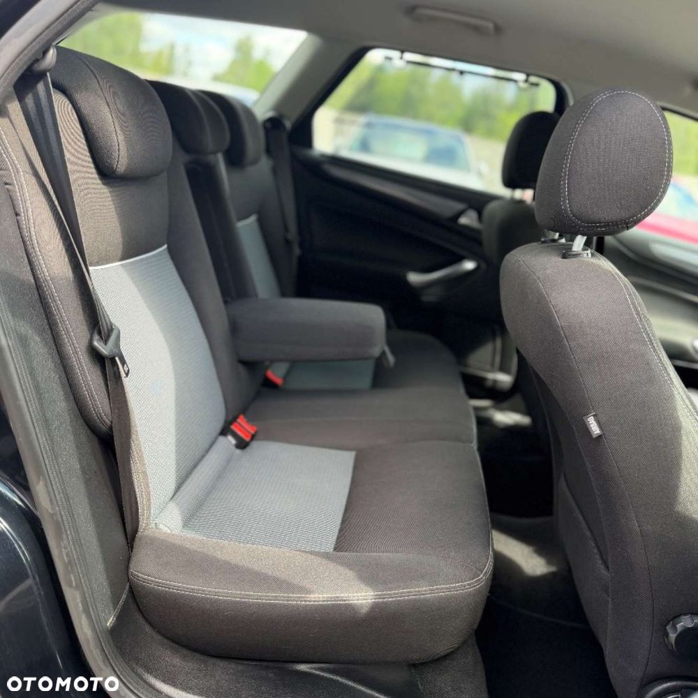 Ford Mondeo - 27