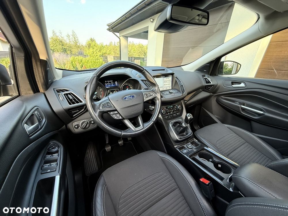 Ford Kuga 1.5 EcoBoost 2x4 ST-Line - 16