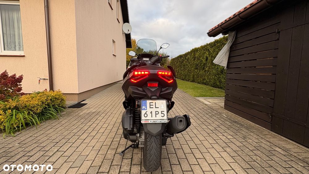 Yamaha X-max - 24