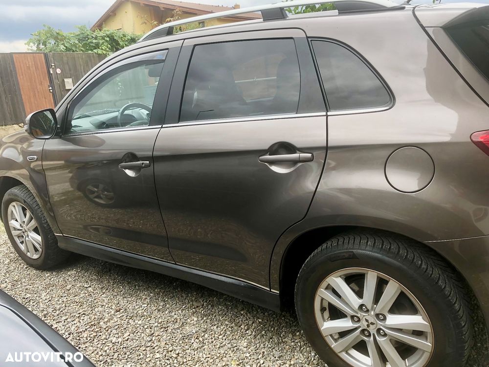 Mitsubishi ASX - 4