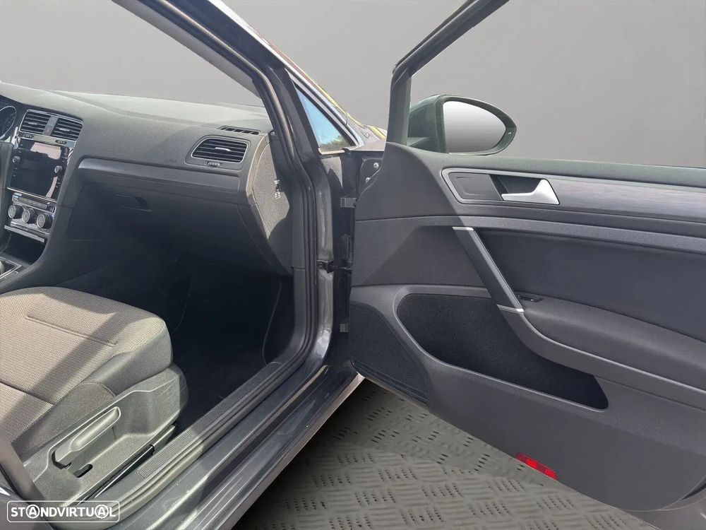 VW Golf Variant 1.6 TDi Confortline - 20