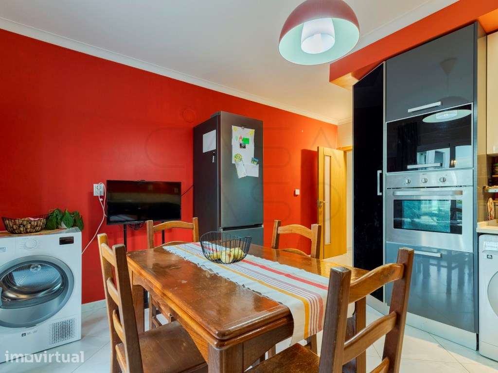 Espaçoso Apartamento T4 com 194 m² e Arrecadação de 22 m² - Bairro ... - Grande imagem: 2/25