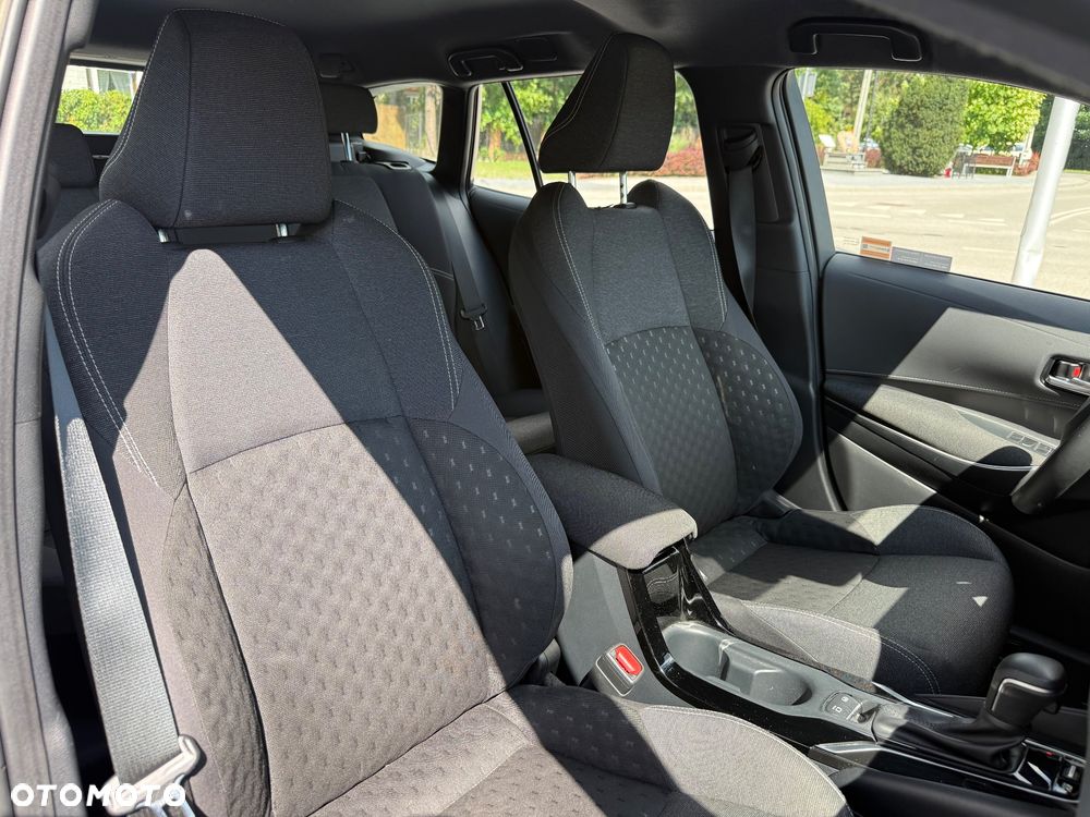 Toyota Corolla 2.0 Hybrid Comfort - 28