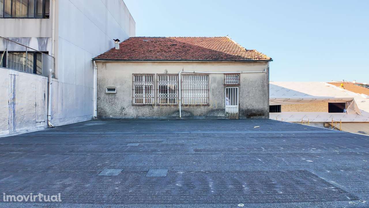 Prédio para reconstrução no Freixo / Gondomar - Grande imagem: 3/32