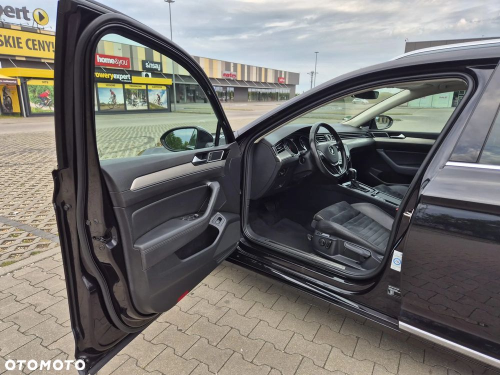 Volkswagen Passat 2.0 TDI SCR DSG Highline - 24