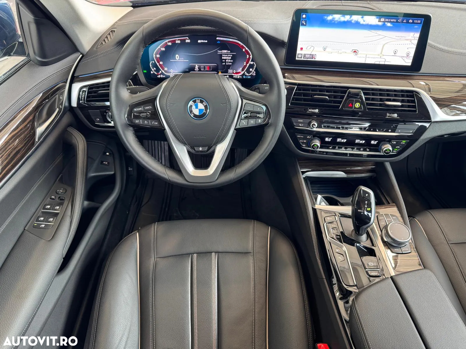 BMW Seria 5 530e xDrive Aut. Luxury Line - 13