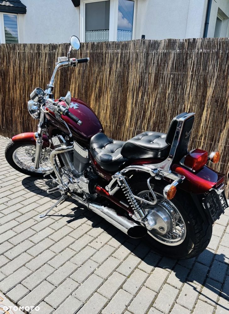 Suzuki Intruder - 4
