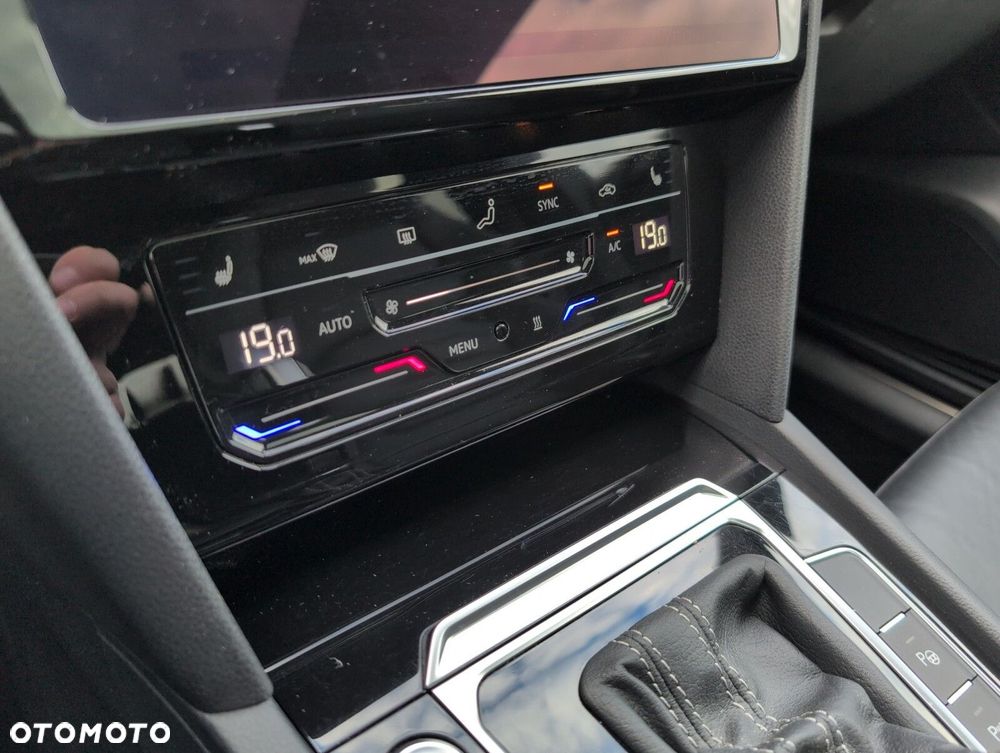 Volkswagen Arteon 2.0 TDI 4Motion R-Line DSG - 33