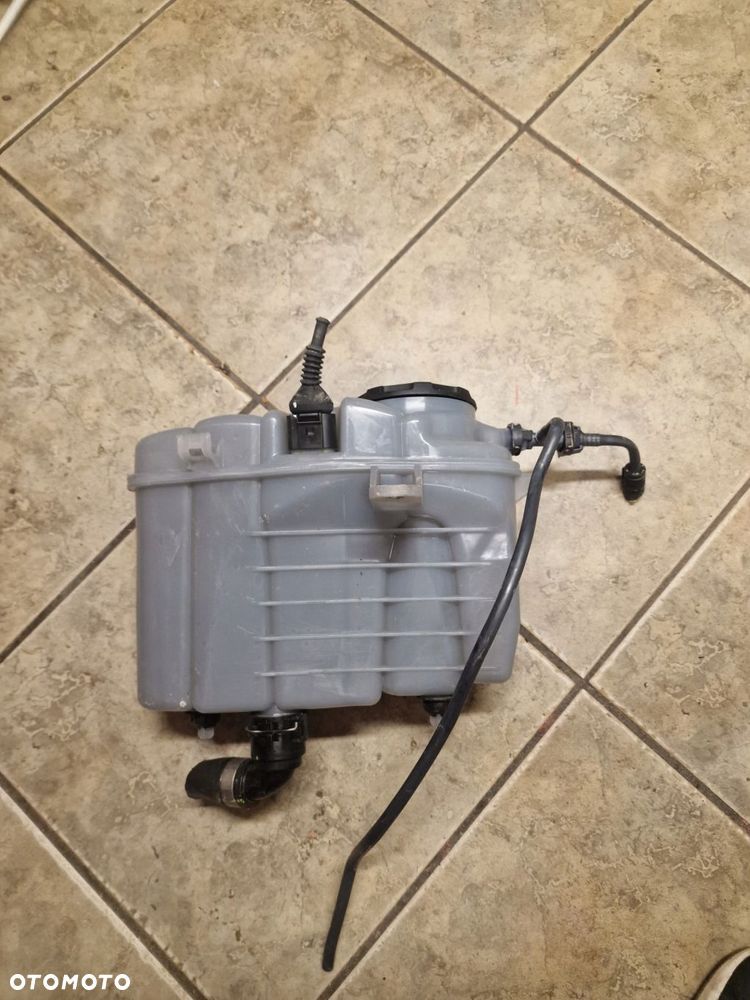 zbiornik wyrównawczy audi a6 c8 4k0121405ab 4k0121403 - 2