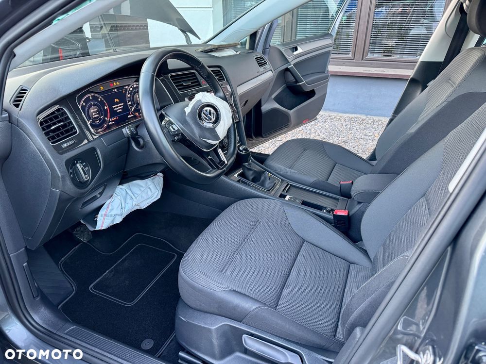 Volkswagen Golf - 18