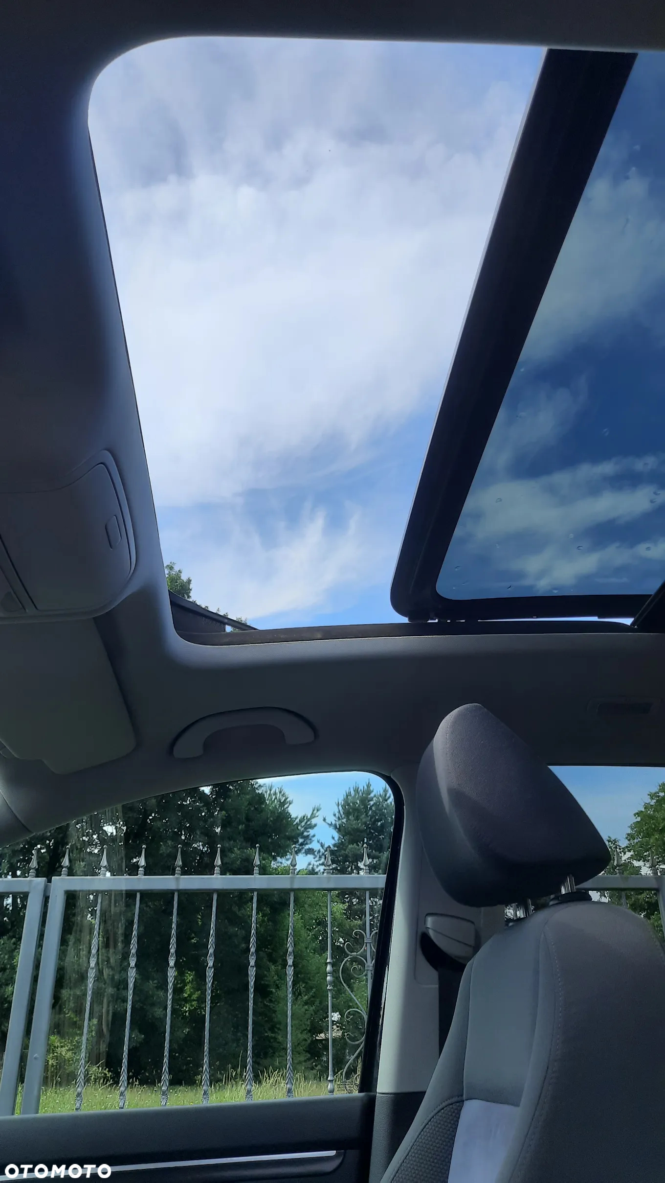 Volkswagen Touran 2.0 TDI DPF DSG Highline - 18