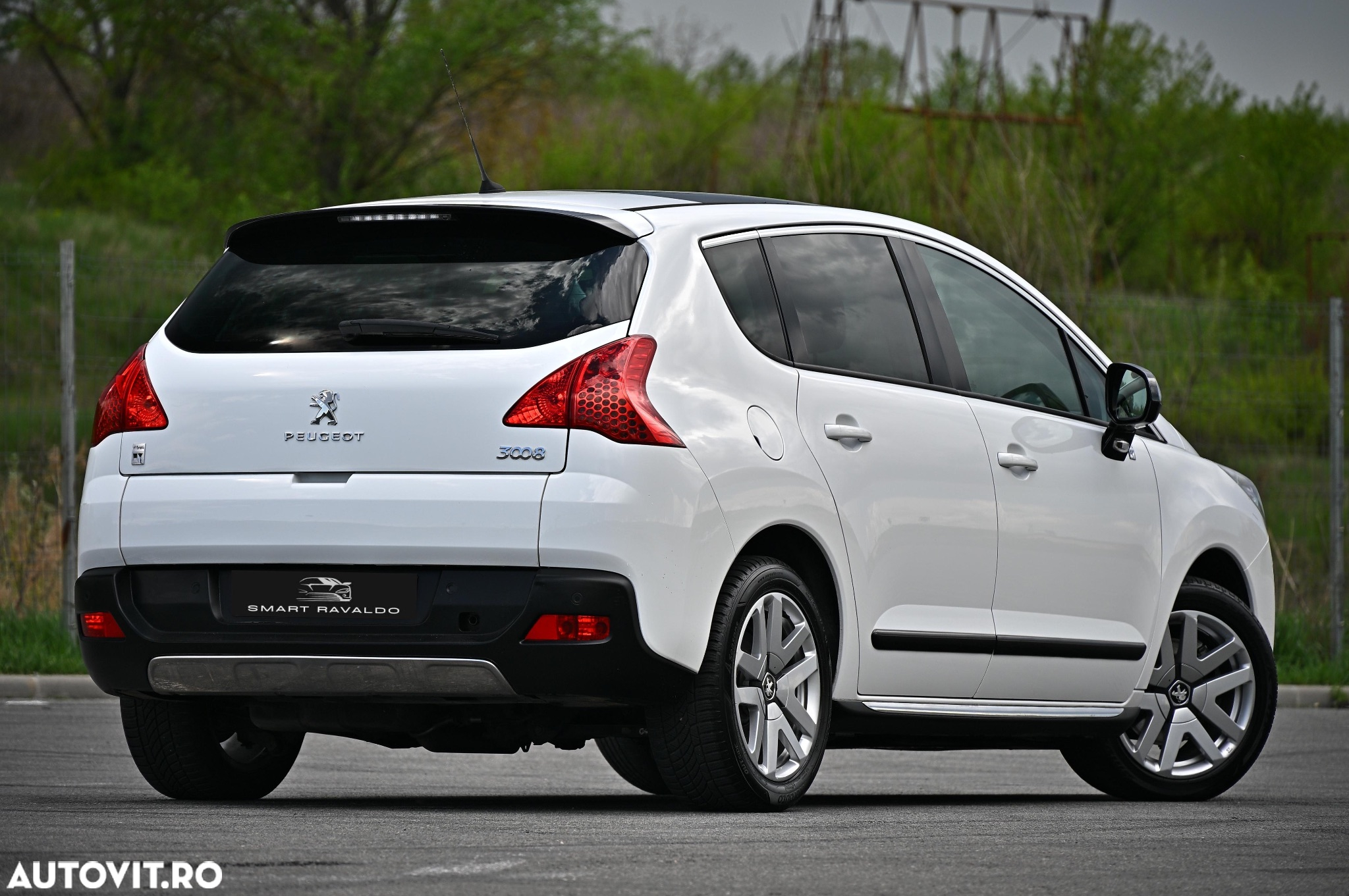 Peugeot 3008 Hybrid4 - 8
