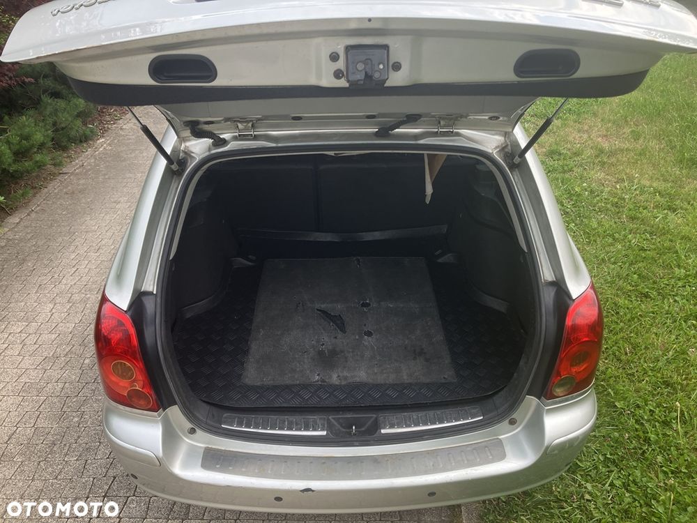 Toyota Avensis 2.0 VVT-i Prestige - 3