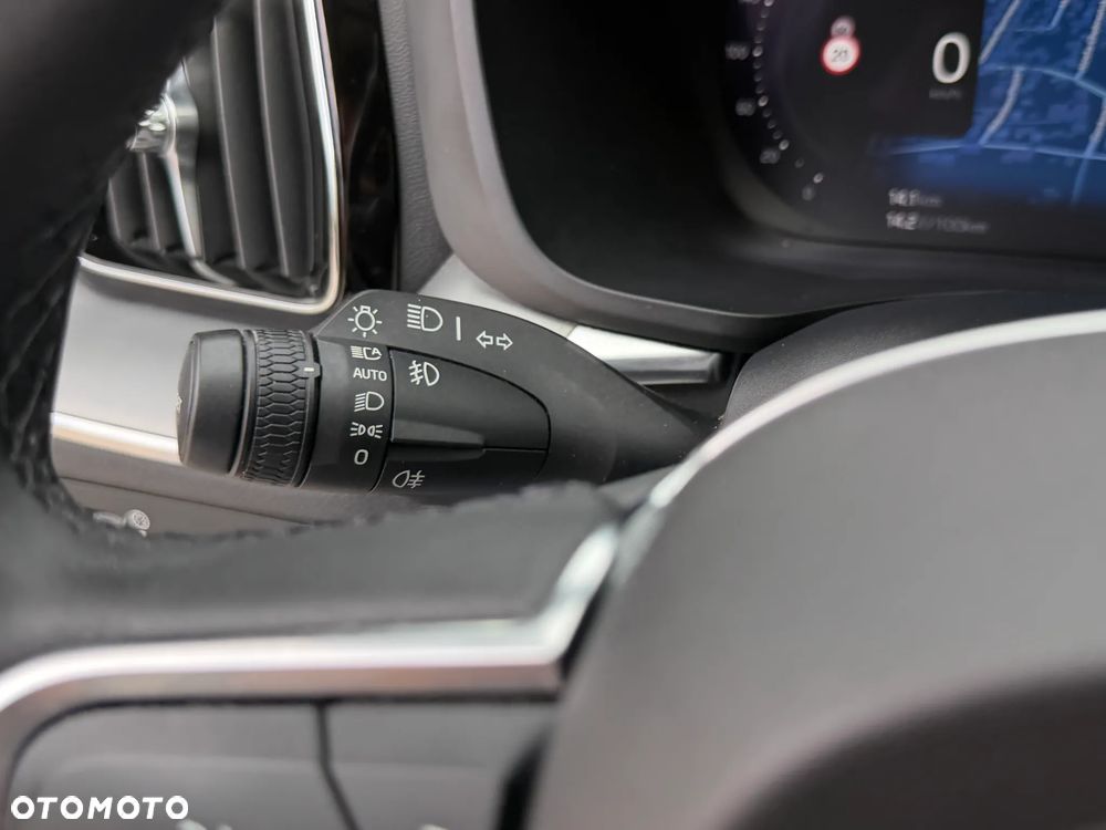 Volvo XC 60 B4 B Momentum Pro - 26