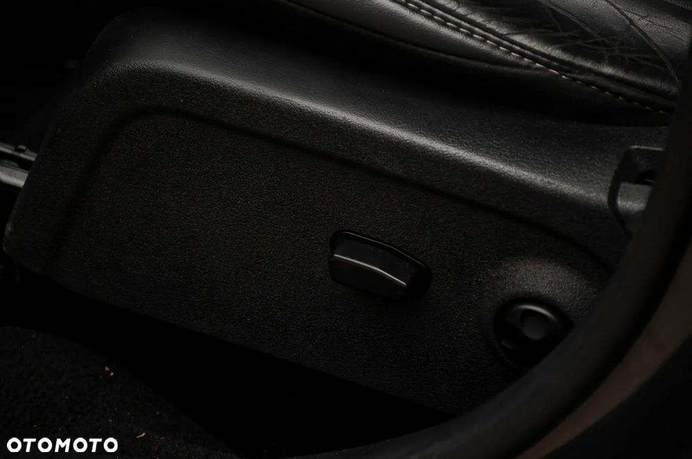 Fiat Freemont 2.0 Multijet 16V DPF Automatik Allrad Black Code - 36