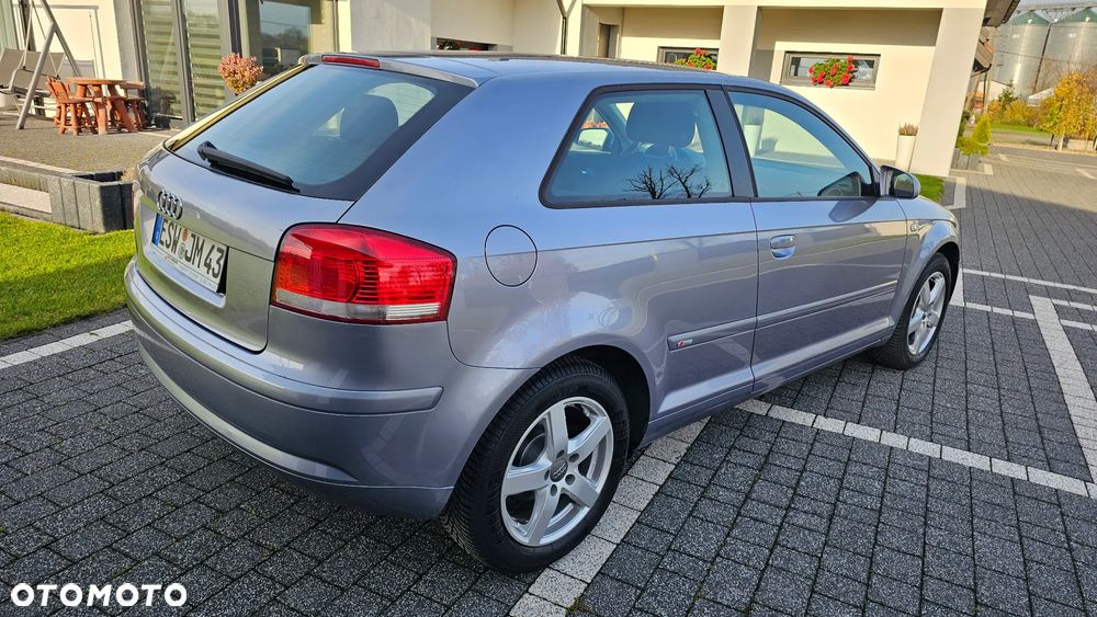 Audi A3 3-drzwiowe 1.6 Attraction - 5
