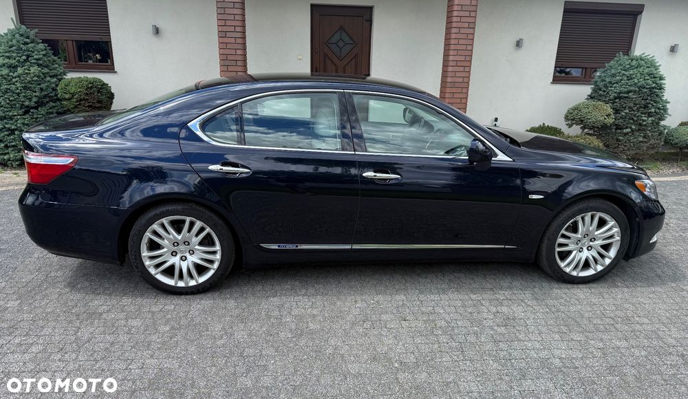 Lexus LS 600h - 8