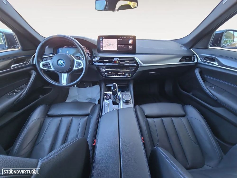 BMW 530 e Pack Desportivo M - 11