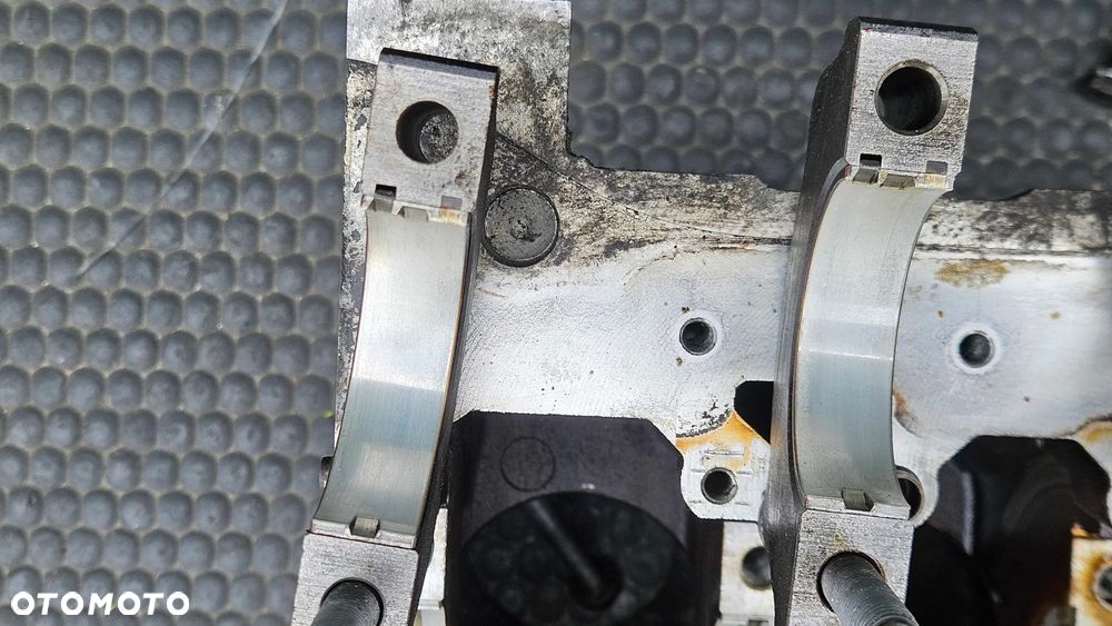 Blok 06D103023 BBBBB Dół Silnik Cylindry Panewki Mocowanie Wału 2.0 FSI AWA Audi A4 B6 B7 VW - 35