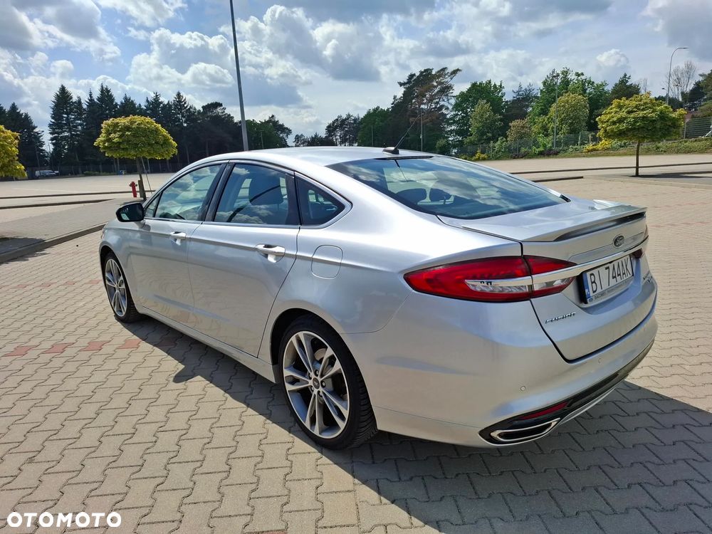 Ford Fusion - 4
