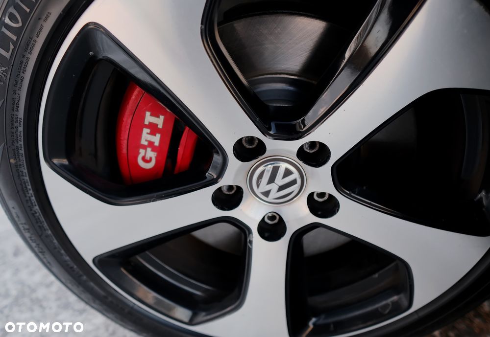 Volkswagen Golf GTI Performance BlueMotion Technology DSG - 34