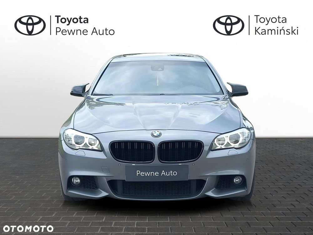 BMW Seria 5 550i - 8