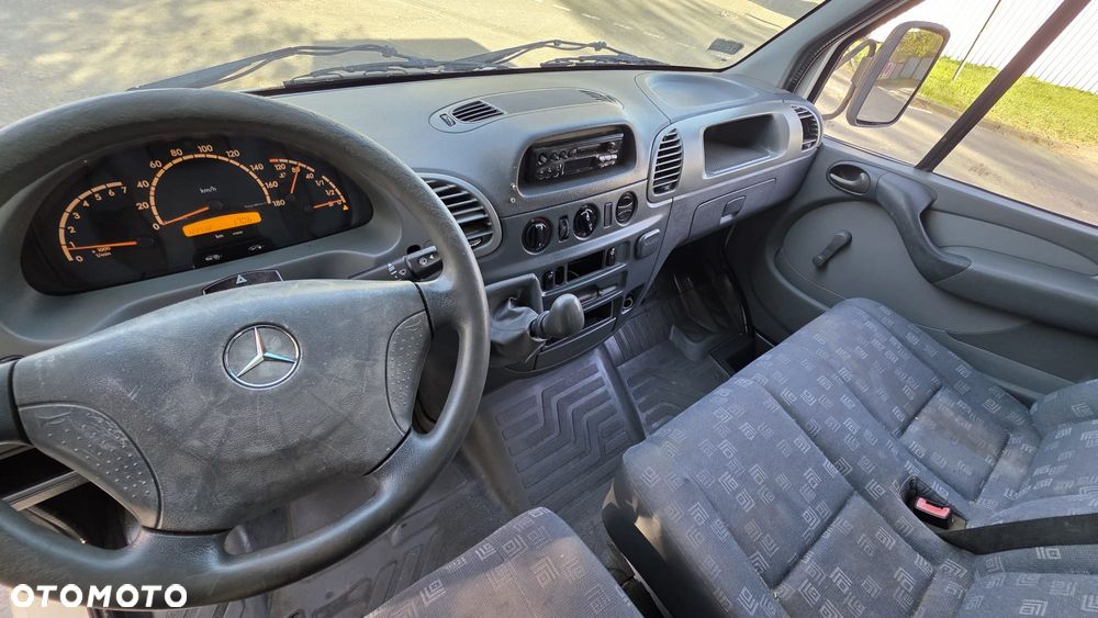Mercedes-Benz Sprinter - 19