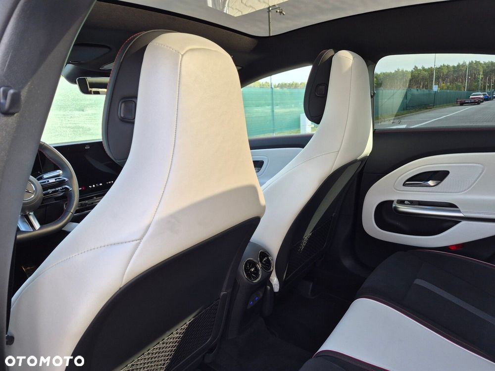 Mercedes-Benz CLA - 39