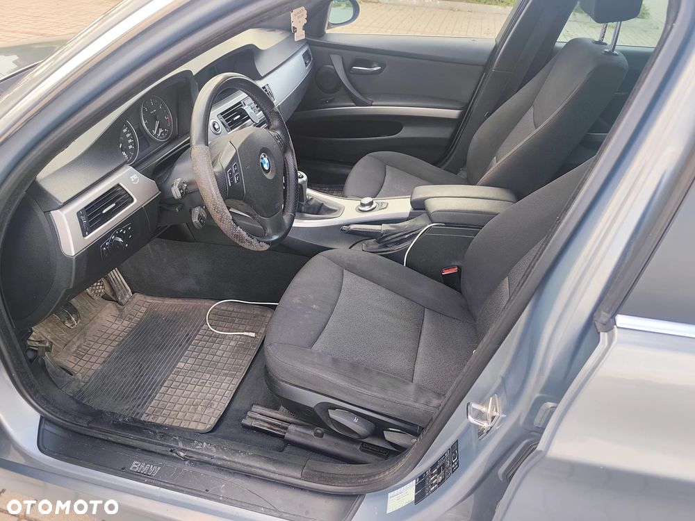 BMW Seria 3 330d - 10