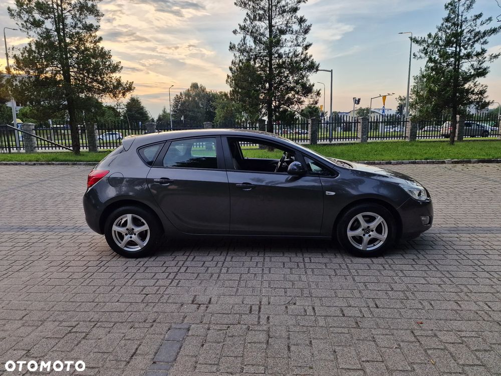 Opel Astra 1.6 Cosmo - 4