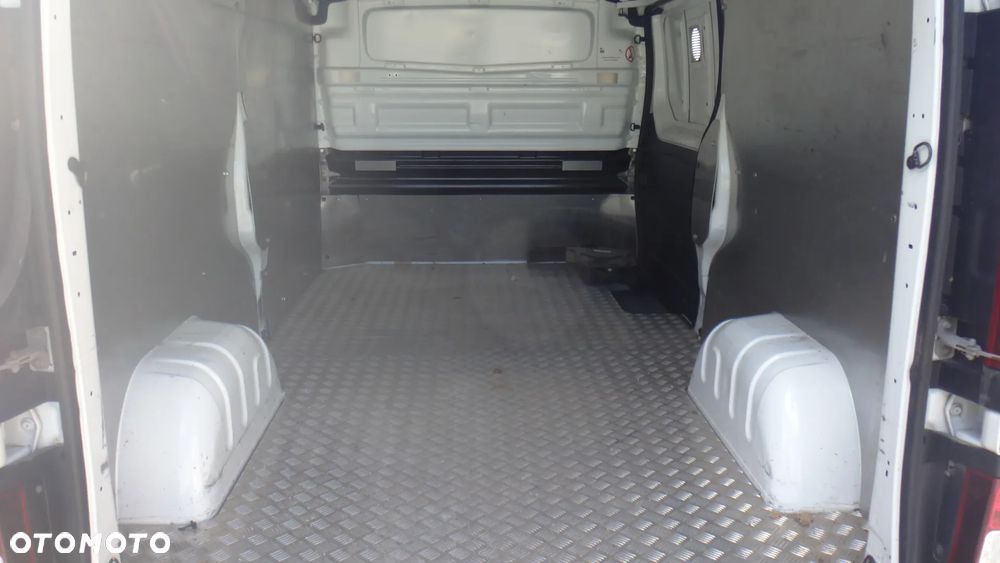 Renault Trafic - 9