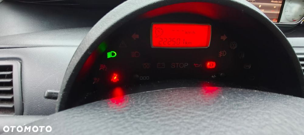 Peugeot 807 HDi 135 Premium - 6