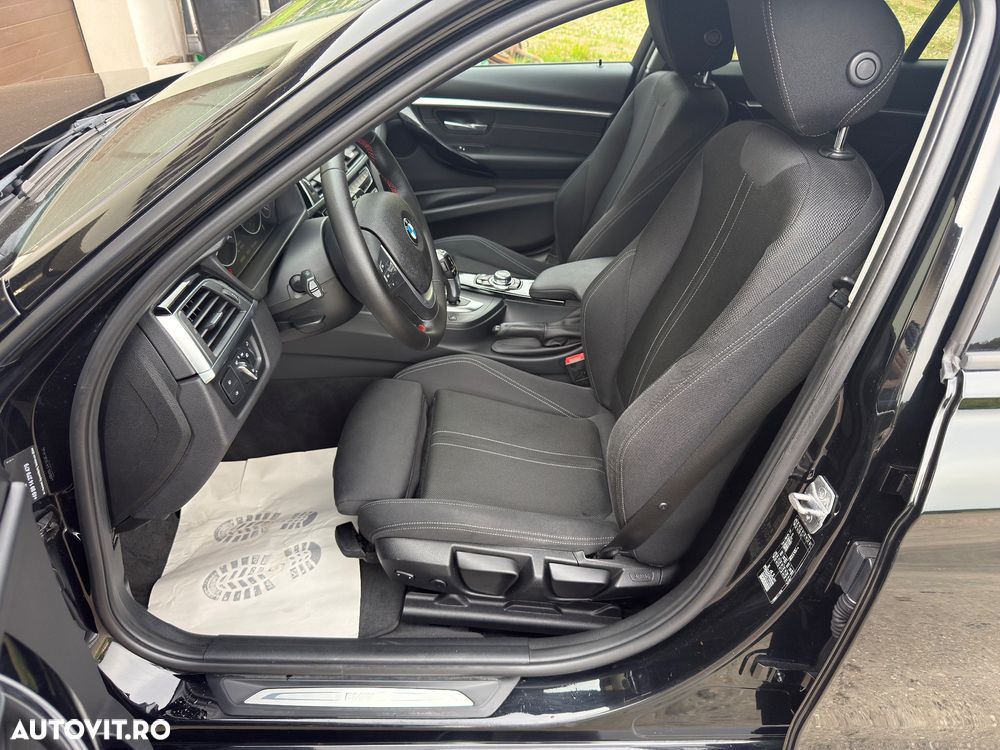 BMW Seria 3 320d Aut. Sport Line - 13