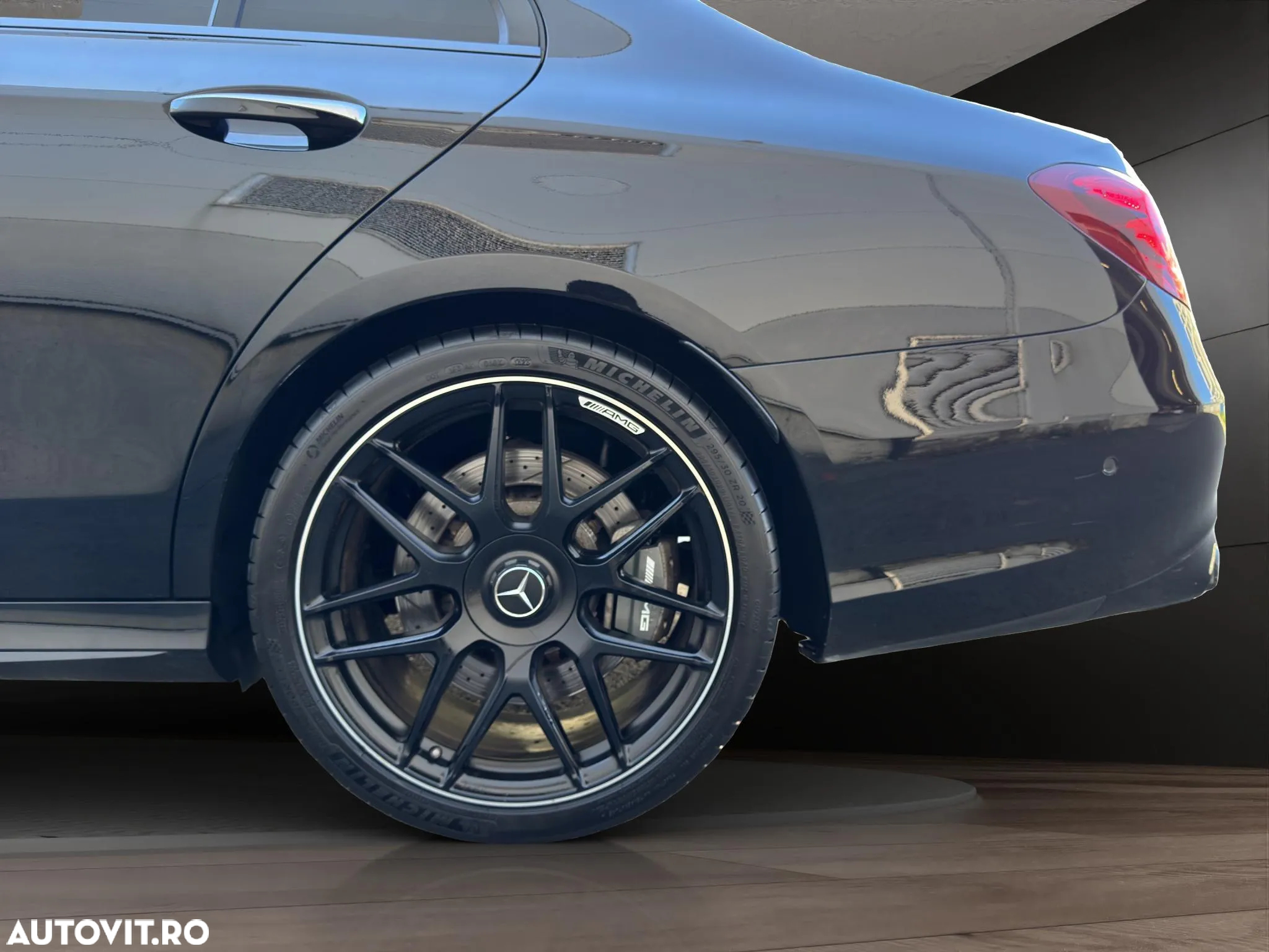 Mercedes-Benz E 63 AMG 4MATIC Aut. - 21