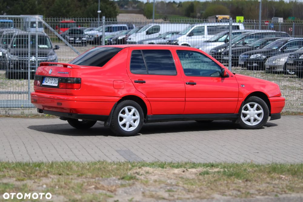 Volkswagen Vento - 9