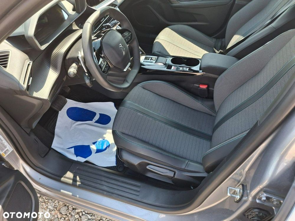 Peugeot 2008 - 12