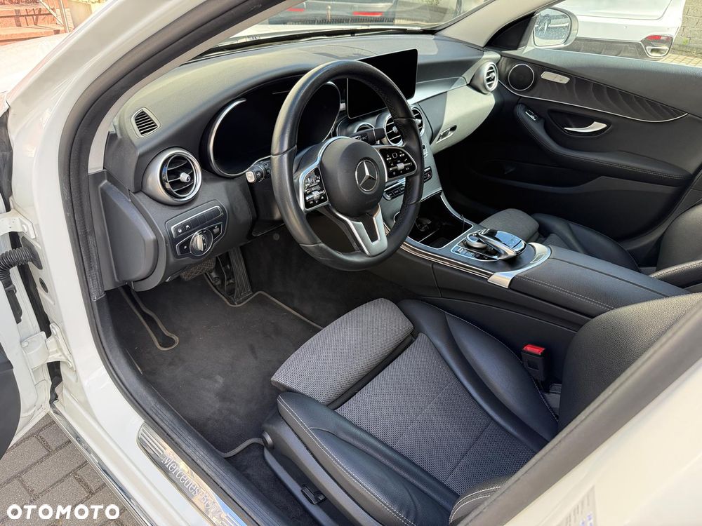 Mercedes-Benz Klasa C 300 de 9G-TRONIC - 22