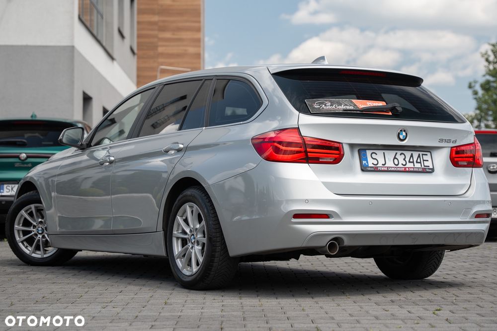 BMW Seria 3 318d - 16