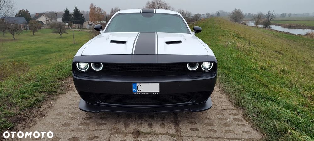 Dodge Challenger - 2