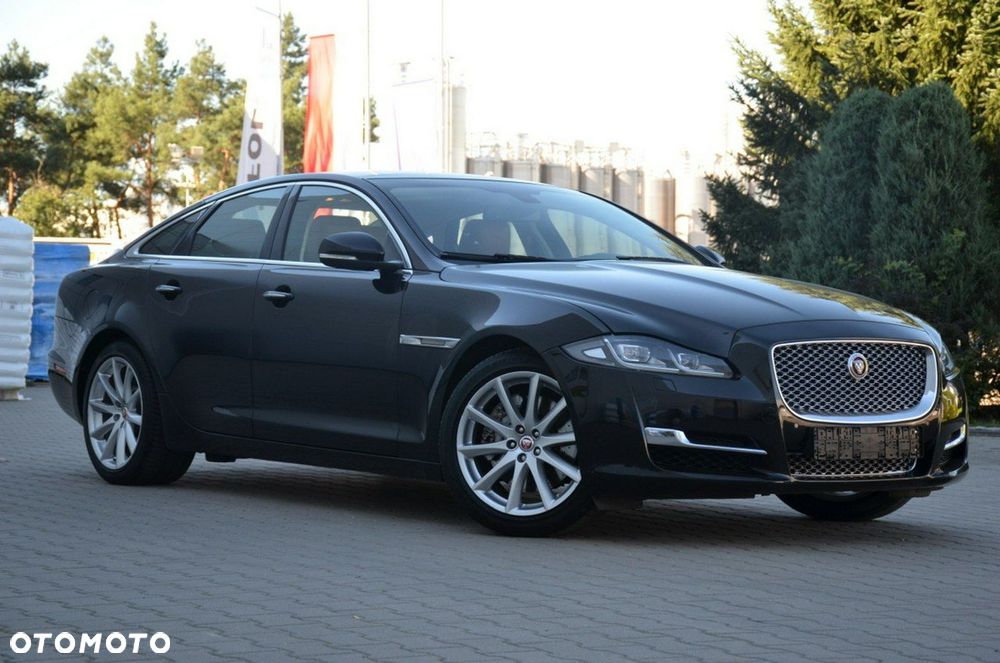 Jaguar XJ - 21
