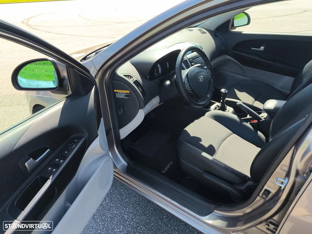 Kia Ceed 1.4 CVVT EX ISG - 60