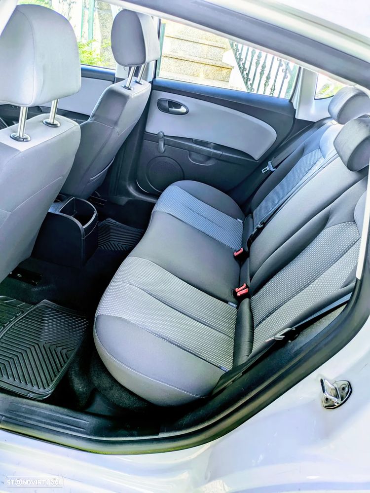 SEAT Leon 1.6 TDI Ecomotive Reference - 9