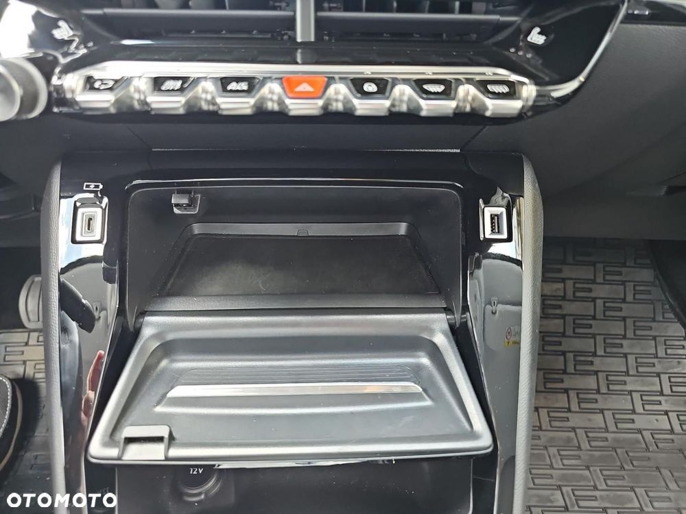 Peugeot 208 Allure Pack - 25