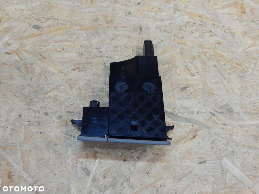 vw t5 lift uchwyt na kubek napoje popielniczka 7e1858601 - 2