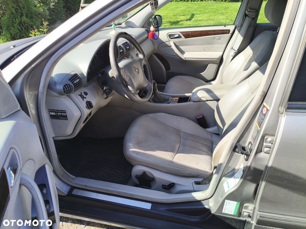 Mercedes-Benz C-Class 2005 photo 5