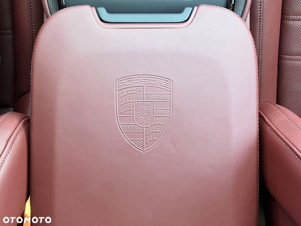 Porsche Panamera - 40